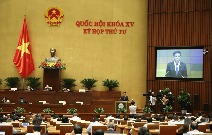 Bộ trưởng Nguyễn Hồng Diên tiếp thu, giải trình ý kiến về dự án Luật Dầu khí (sửa đổi)
