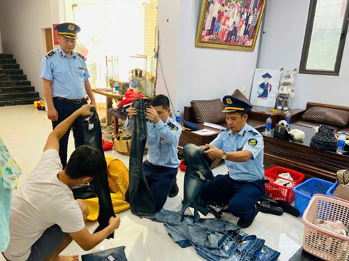 Hà Tĩnh: siết chặt thị trường, bảo vệ người tiêu dùng trước vấn nạn hàng lậu, hàng giả