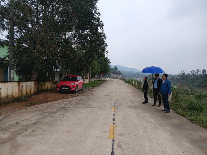 Khảo sát, lắp đặt hệ thống điện chiếu sáng hiệu suất cao tại xã Hà Linh