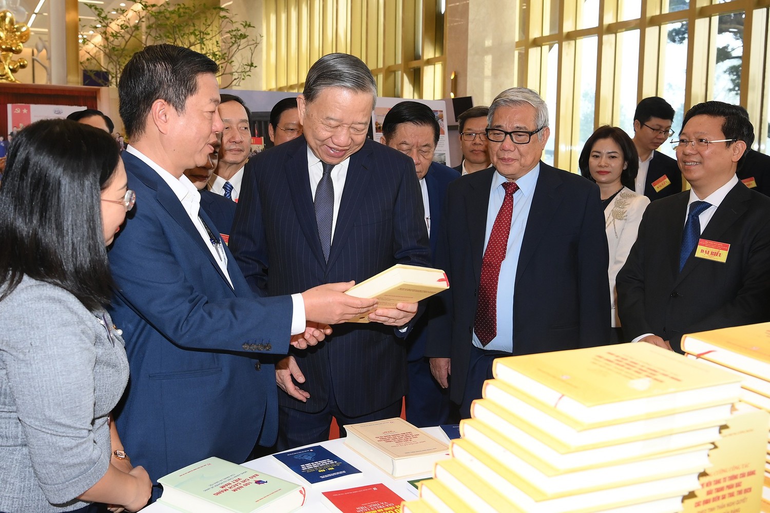 Lan tỏa niềm tin thực hiện thắng lợi các quyết sách chiến lược của Đảng