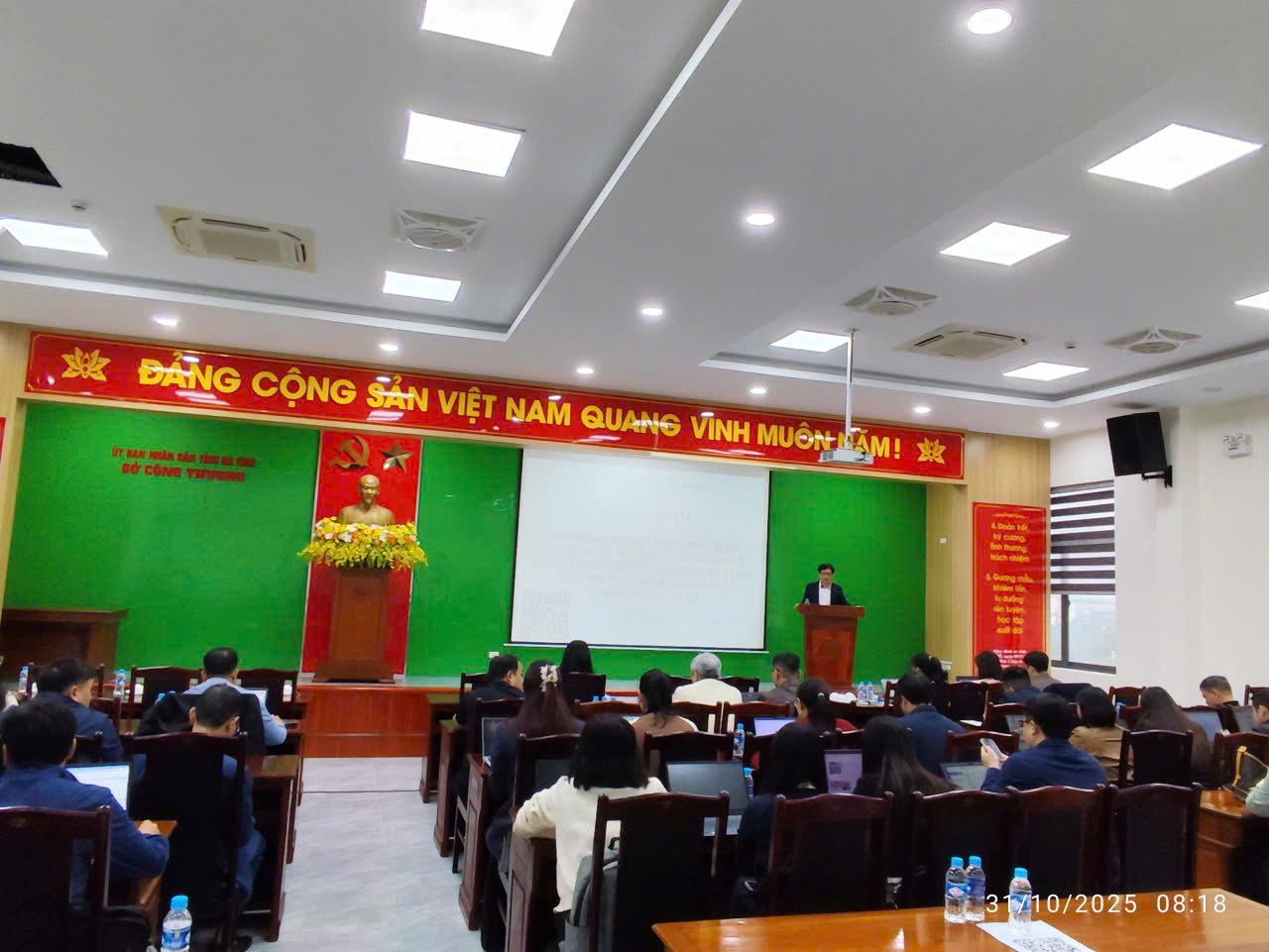 Giải pháp quản lý nhà nước về Thương mại trong điều kiện thực hiện chính quyền địa phương 02 cấp trên địa bàn tỉnh Hà Tĩnh