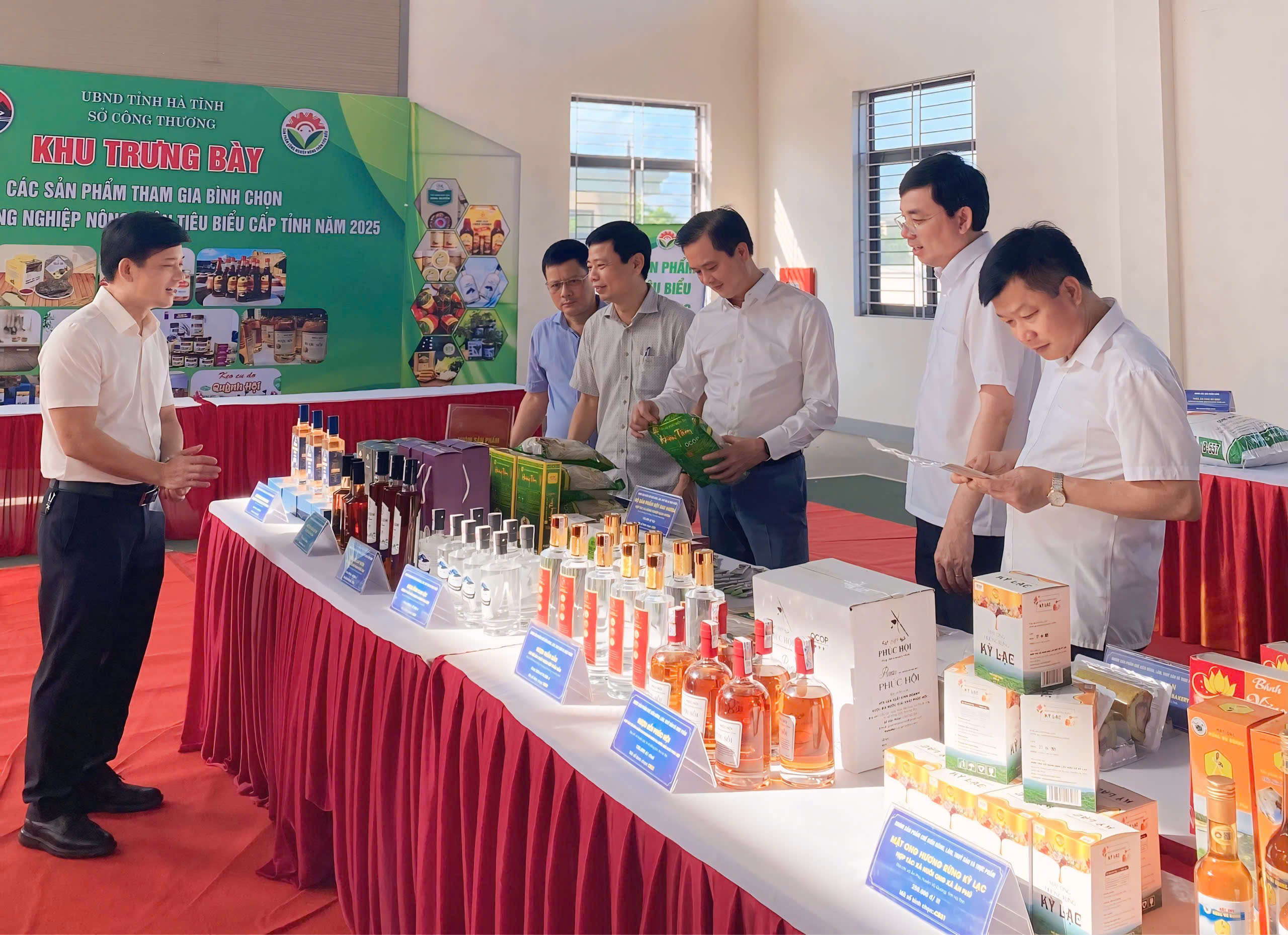 HÀ TĨNH TỔ CHỨC BÌNH CHỌN SẢN PHẨM CÔNG NGHIỆP NÔNG THÔN TIÊU BIỂU
