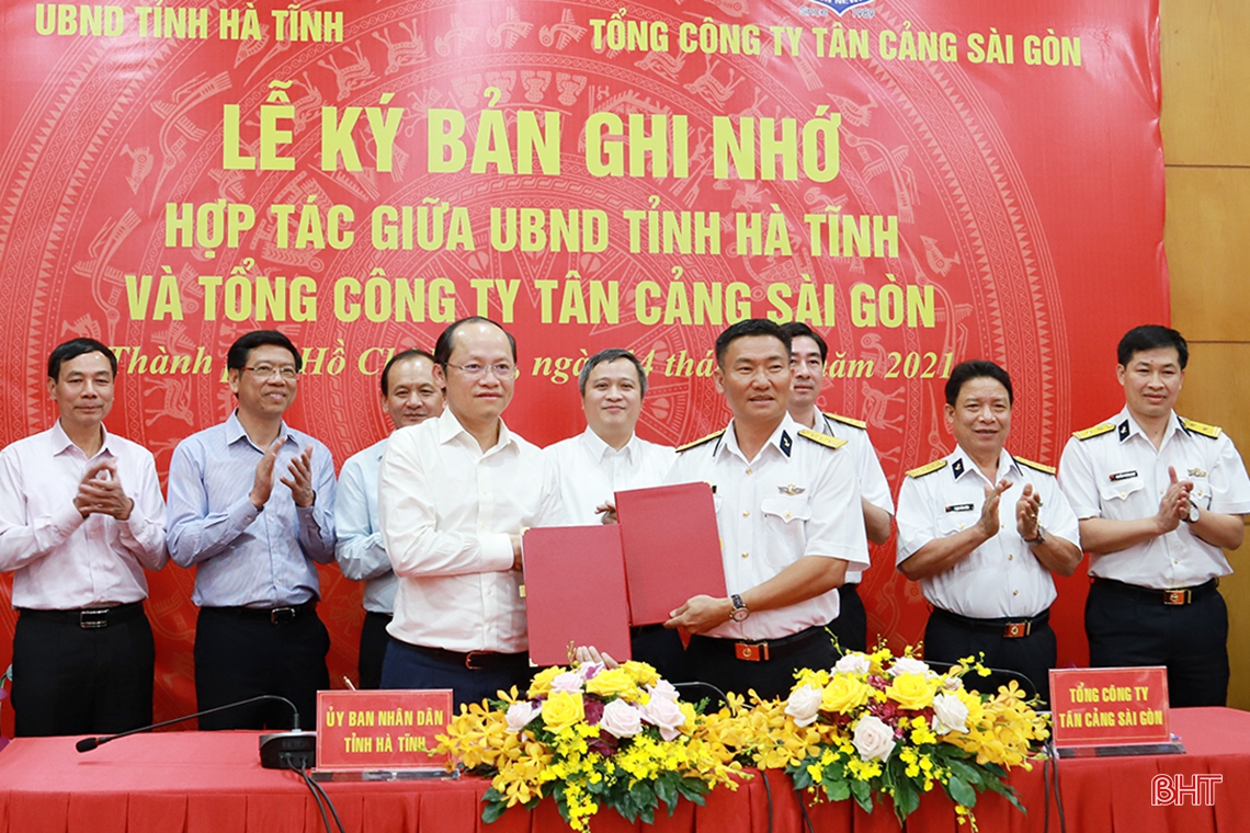 Hà Tĩnh - Tân Cảng Sài Gòn ký ghi nhớ hợp tác lĩnh vực cảng biển, logistics