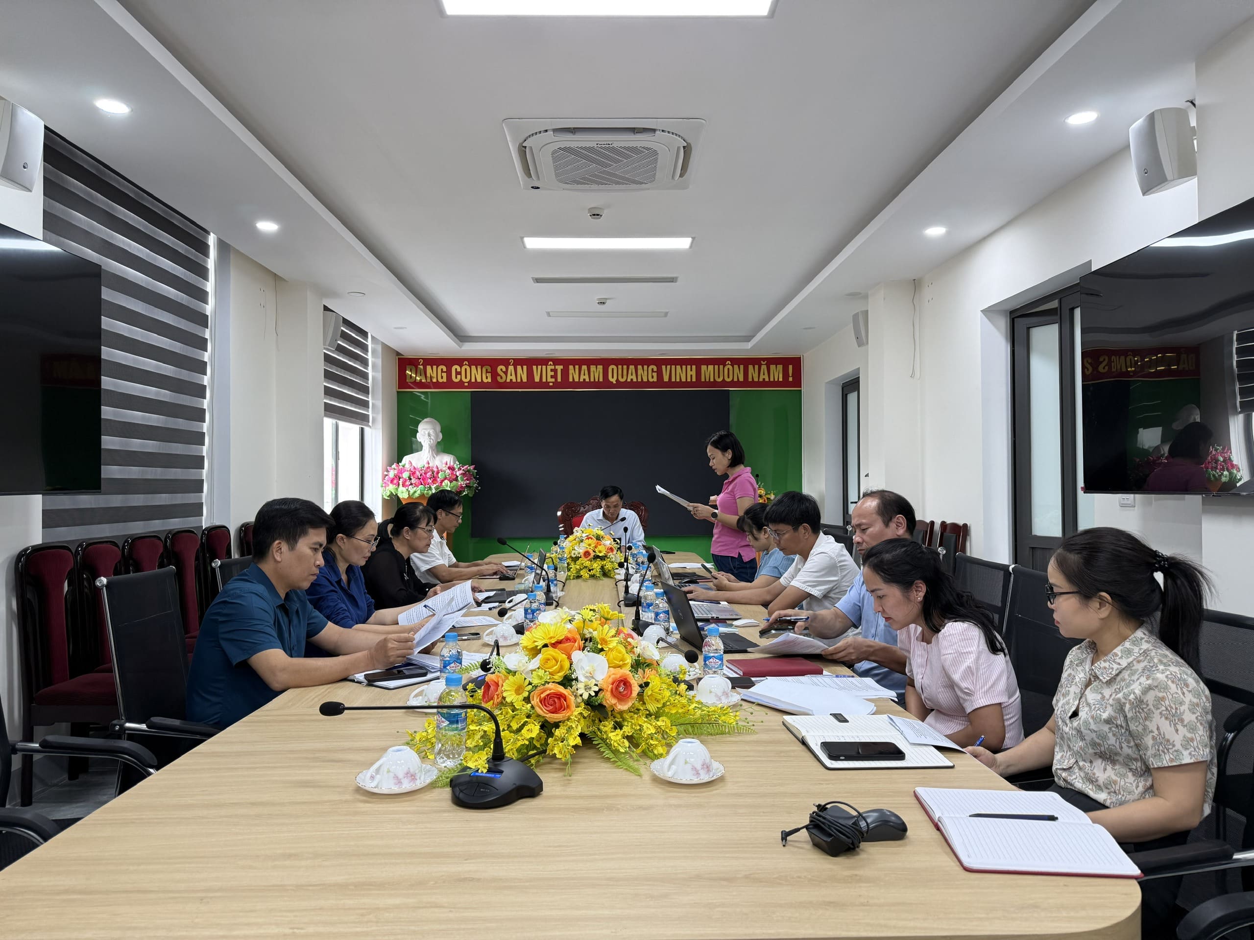 HỌP NGHIÊN CỨU CHÍNH SÁCH PHÁT TRIỂN THƯƠNG MẠI VÀ LOGISTICS TRÊN ĐỊA BÀN TỈNH GIAI ĐOẠN 2026-2030