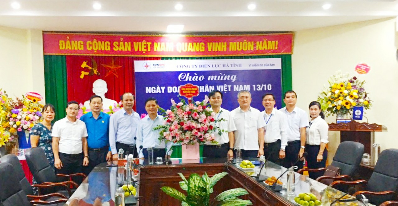 Đảng ủy, chuyên môn, Công đoàn ngành Công Thương: Chúc mừng doanh nghiệp nhân Ngày Doanh nhân Việt Nam (13/10).